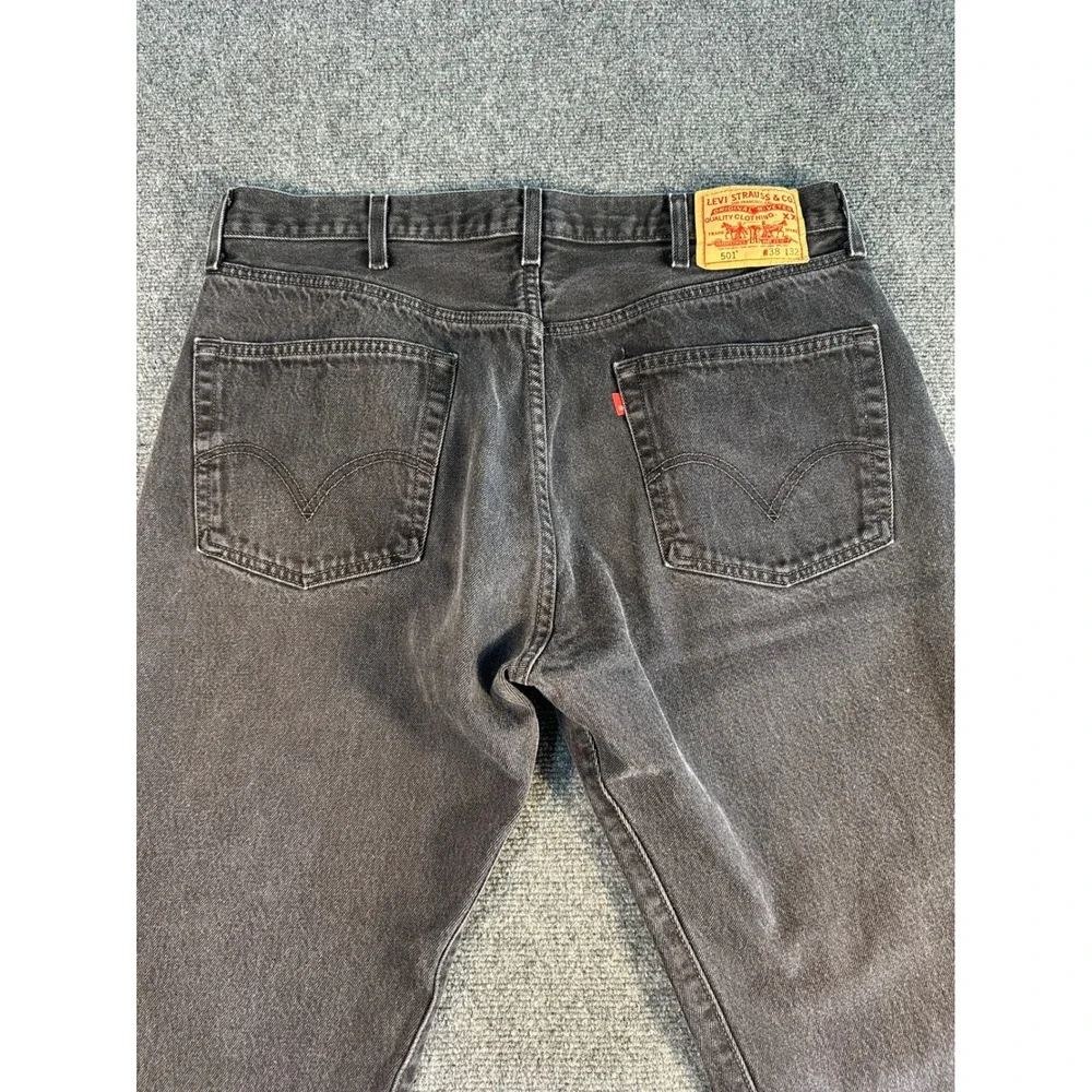 Levis 501 Original Fit Jeans Mens 38x32 Faded Black Straight Leg Button Fly